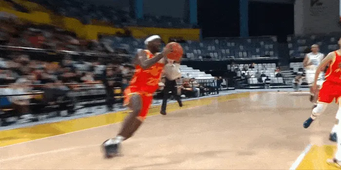 九游官网登录-桑普森接赵嘉仁传球,起三步隔扣李安打成二加一